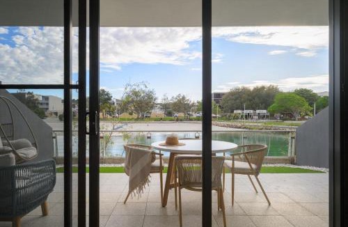 North Coogee House | Waterfront Retreat- North Coogee - Luxury, Beachfront, family friendly, Sauna, close to Fremantle & Rottnest Island Ferry