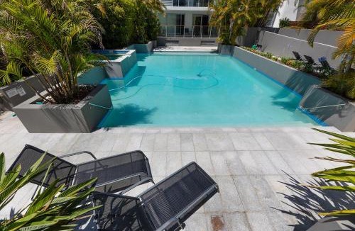 Forster Apartment | Waterline 302