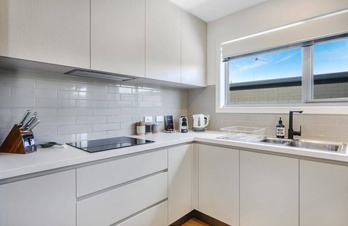 Warrane Villa | Wattle Villa | 2BR, 2BA | CBD & Airport Nearby