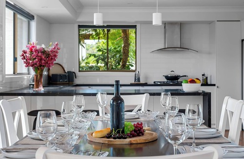 Copacabana House | "Wave'n Sea" - Breathtaking Views & Pool