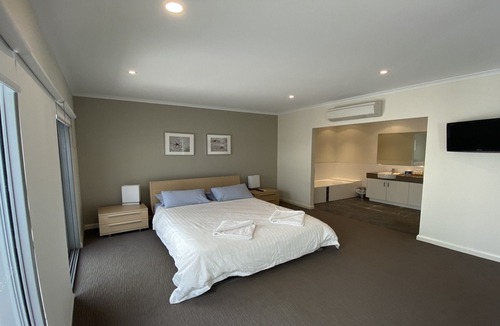 Jurien Bay Villa | Waves at Jurien 'Villa 5'