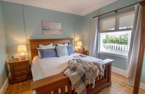 Albany House | Wayfarers Waypoint
