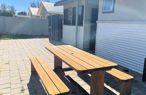 Jurien Bay House | Welcome to the Blue Beach House, a quaint beach shack and beautiful ocean front property in an exclu