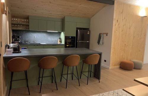 Jindabyne House | Welcome to The Timber House: Modern Chalet Charm with Sustainable Luxury