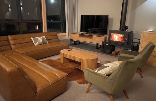 Jindabyne House | Welcome to The Timber House: Modern Chalet Charm with Sustainable Luxury