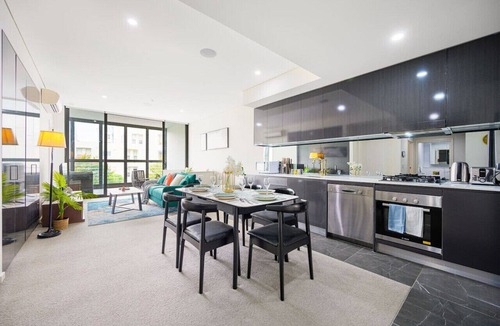 Wentworth Point Apartment | Wentworth Point Modern 2Br with large belcony