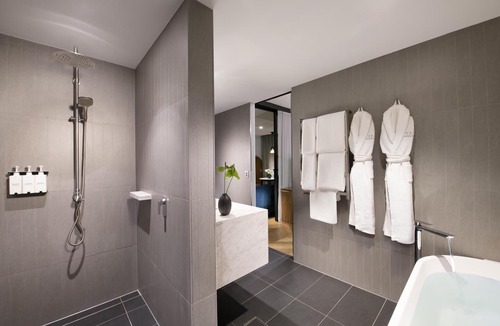Sydney Central Business District Hotel | West Hotel Sydney, Curio Collection by Hilton