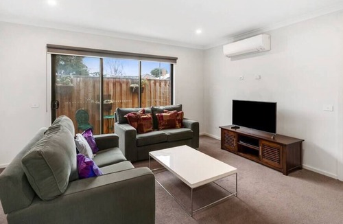 Geelong West House | West Side Townhouse in Geelong West