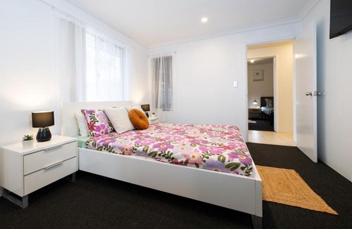 Midland House | Westport Premium Stay