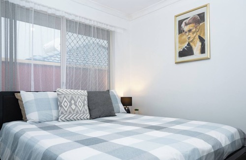 Midland House | Westport Premium Stay - Close to the airport and Swan Valley Winery