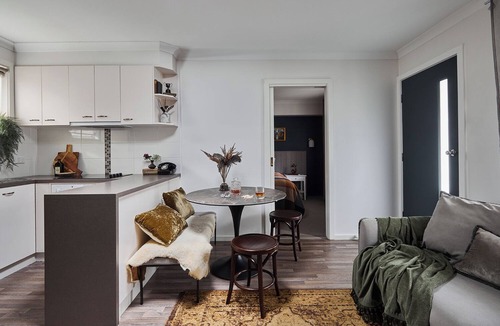Bright Apartment | Westwood Lodge Apartments