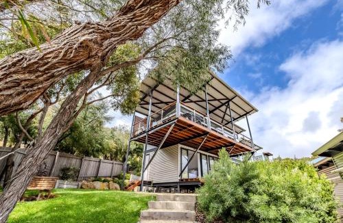 Goode Beach House | Whaler's Retreat