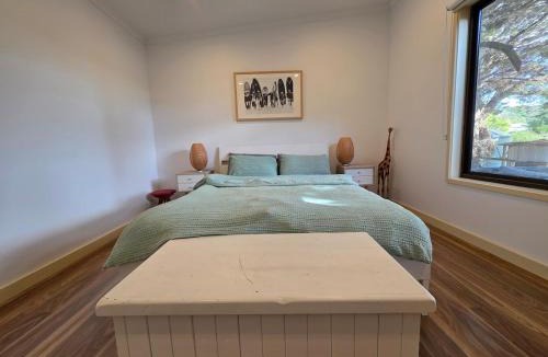Venus Bay House | Where Paris meets Jupiter - Linen, Wi-Fi, Pets OK