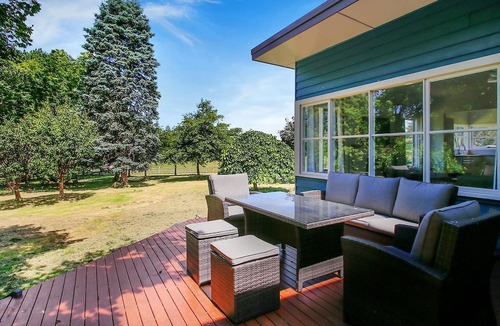 Tanybryn Cottage | Whispering Waters: Family-Friendly Cottage Rental in Tanybryn with Nearby Waterfalls