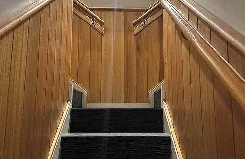 Hotham Heights House | White Crystal 210- ski-in ski-out