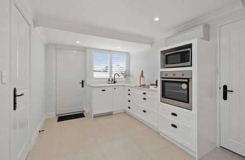 Ledge Point House | White Haven -Ledge Point's Ultimate Coastal Escape