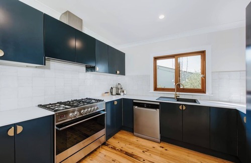 Central Mudgee Cottage | White Lavender Cottage A Mudgee Garden Escape
