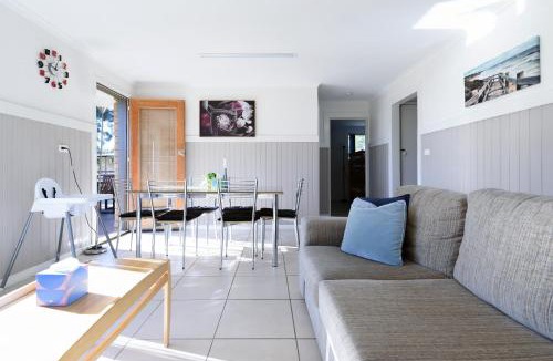 Four Mile Creek House | White Sands Coastal Getaway – Steps to the Shore