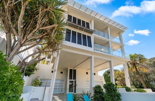 Sunshine Beach Apartment | White Sands One