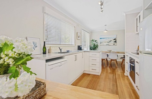 Sorrento House | WHITE SANDS, OXFORD IN SORRENTO, FAMILY & PET SEASIDE GETAWAY!