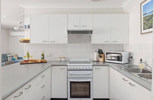 Fingal Bay House | Whitesands Hideaway - walking distance to the beach
