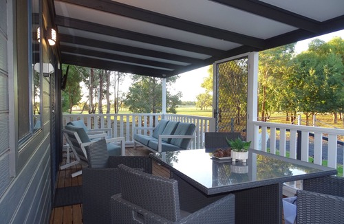 Mugga Downs Cabin | Whitewood Rural Retreat: 30 acre Luxury Farmstay