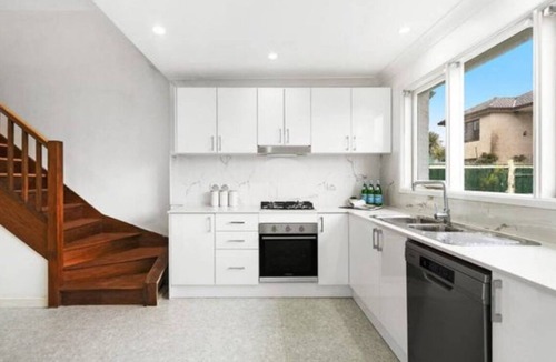 Earlwood House | Whole House with city views .