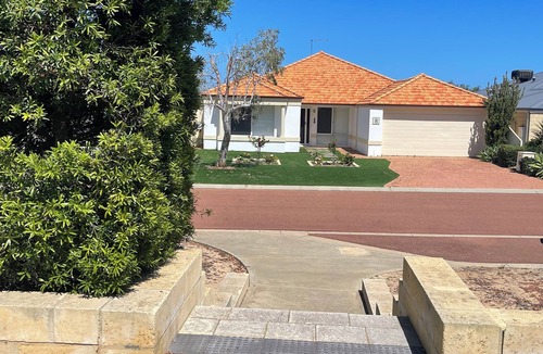 Lakelands House | Why have a room when for the same price you can have a whole gorgeous house!