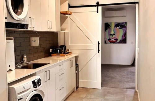 South West Rocks House | Wifi, Work Space, Gas Heater, BBQ, Shampoo, conditioner, soap, Air Con,