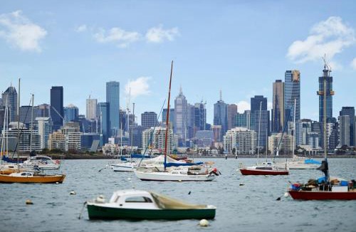 Williamstown Apartment | Williamstown Apartment Balcony, Parking & Views