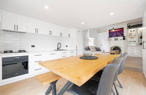 Hobart Central Business District House | Wilson Cottage - Historic Charm meets Modern Comfort
