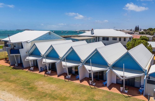 Lancelin Apartment | Windsurfer Beach Chalet 1 - No frills holiday vibe