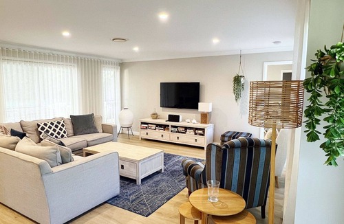 Salamander Bay House | Wirragulla, 10 Marty Avenue - Stylish Modern House with ducted air con & WIFI