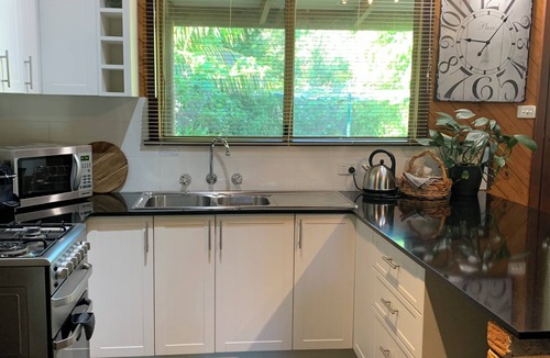 Bayonet Head Cottage | Wisteria Cottage Albany