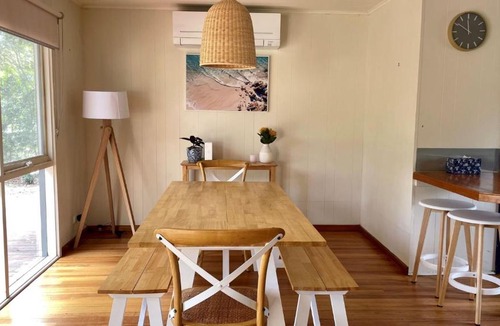 Inverloch House | Wisteria Cottage Pet Friendly