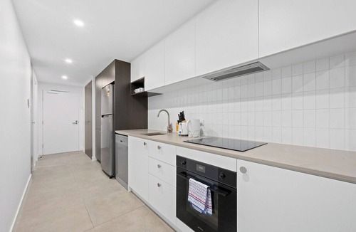 Phillip Apartment | Woden Comfortable 1-Bedroom Apartment with Parking