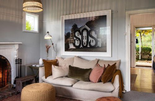 Daylesford House | Wombat Hill Cottage- central Daylesford retreat