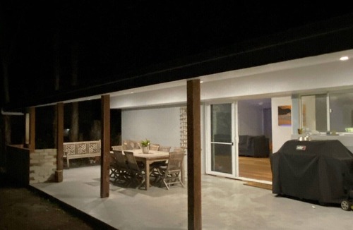 Boomerang Beach House | Wonderful holiday home for family groups.