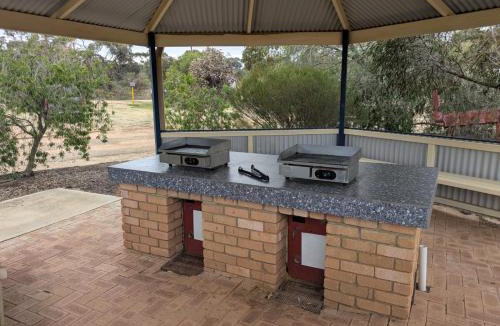 Wongan Hills Other | Wongan Hills Caravan Park and Motel