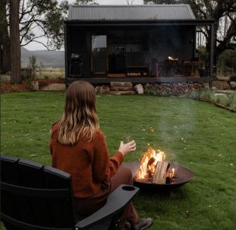 Vacy House | Wood-fired Hot Tub & Sauna, Tiny Cabin in Hunter Valley