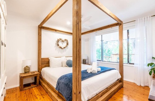 Avoca Beach House | Woodlands Seaside - An Avoca Beach Retreat with Separate Studio