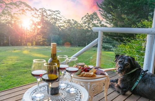 Shadforth House | Wooshwood: Enchanting rural getaway, pet friendly