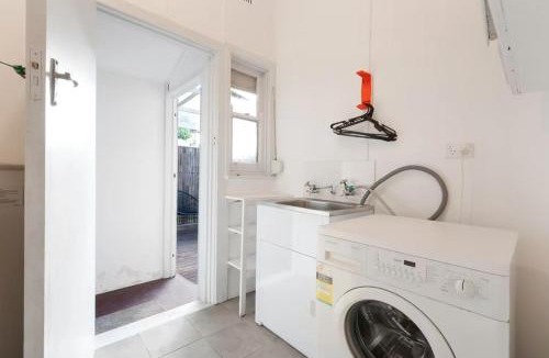 Woy Woy House | Woy Woy Perfect 3-Bedroom Charming, Beach, Sunny