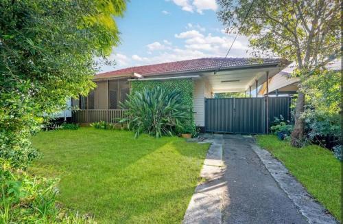 Woy Woy House | Woy Woy Perfect 3-Bedroom Charming, Beach, Sunny