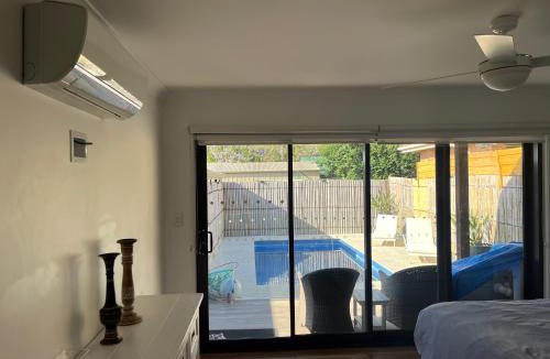 Woy Woy Villa | Woy Woy Relaxing 6-Bedroom Holiday House with Pool