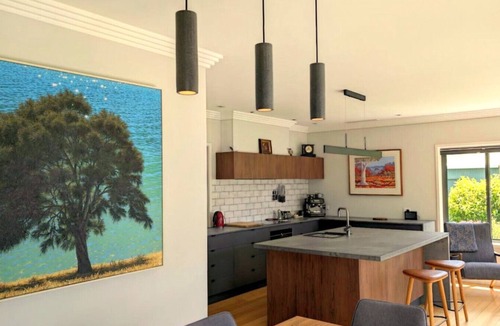 Woodbridge House | wyeangta - Woodbridge Waterfront Retreat