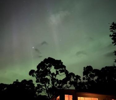 Simpsons Bay House | Wylah Cottage for a Peaceful Bruny Island Escape with Water Views, Fireplace & Wallabies