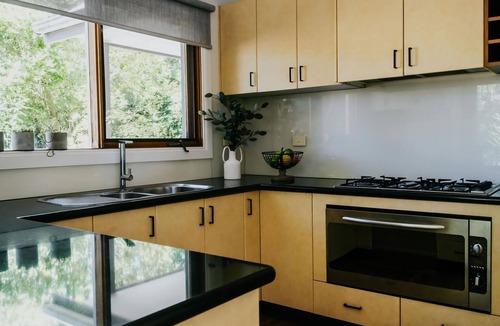 Hepburn Springs House | Xhale ~ Hepburn Springs/Daylesford ~ Take a breath