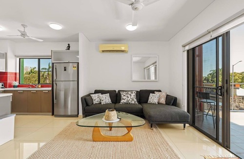 Rapid Creek Apartment | Yanti at Nightcliff: Foreshore ~ Pool ~ Shops/Cafe