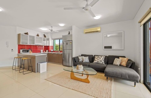 Rapid Creek Apartment | Yanti at Nightcliff: Foreshore ~ Pool ~ Shops/Cafe